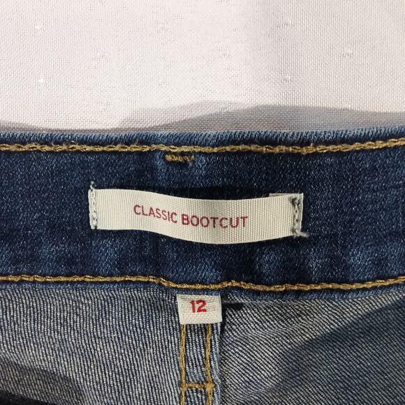 Levi’s Women’s Classic Bootcut Jeans Size 12 Dark Wash Mid Rise Stretch Denim - Picture 2 of 9